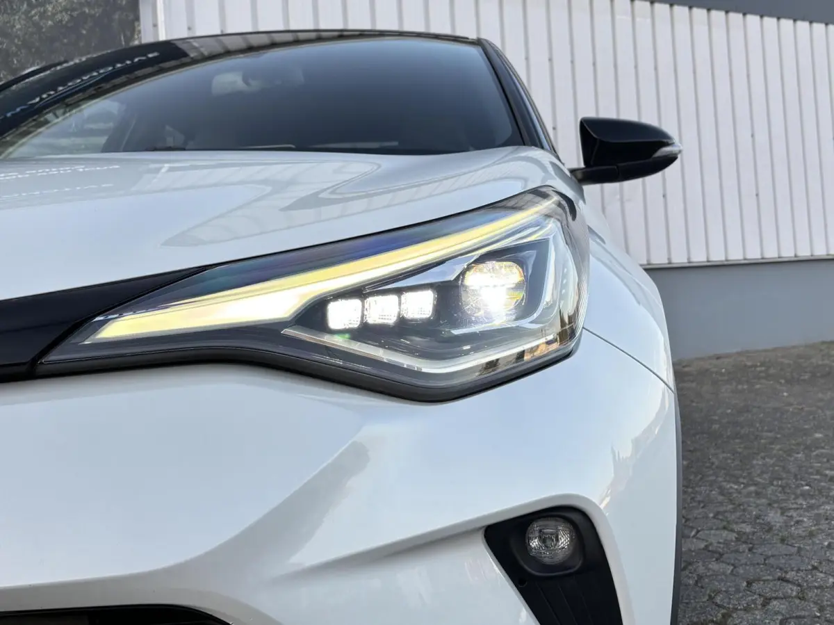 1.8 Hybrid Executive Bi-Tone | Dodehoek | Carplay | Trekhaak | PDC V+A