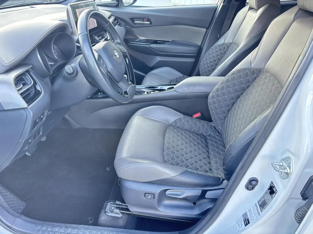 1.8 Hybrid Executive Bi-Tone | Dodehoek | Carplay | Trekhaak | PDC V+A