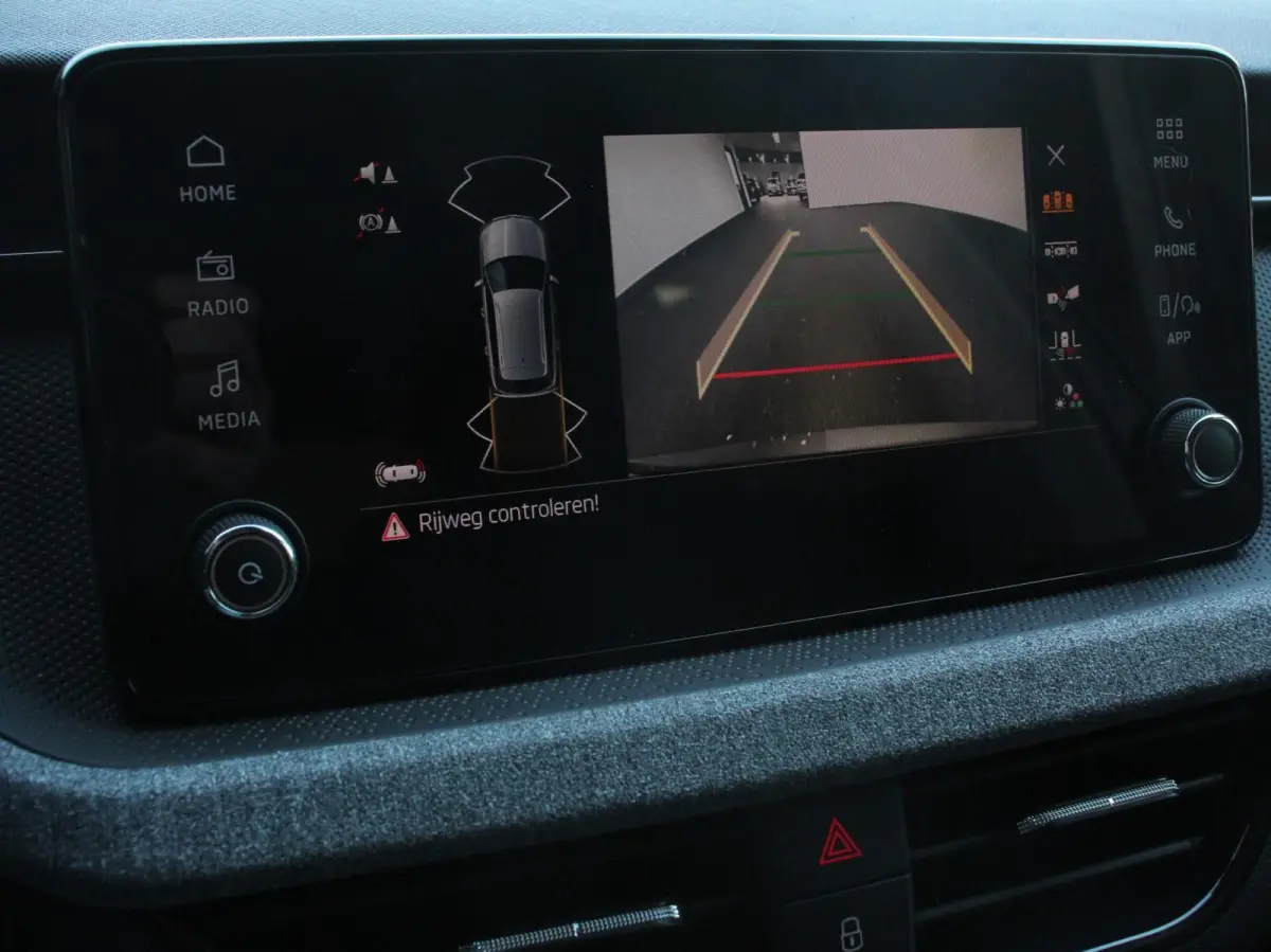 1.0 TSI 115pk Automaat Business Edition Navigatie Android Auto / Apple Carplay Climate Control Camera Parkeer sensoren Lichtmetalen Velgen Dab Digitale Cockpit Keyless Led Cruise Control