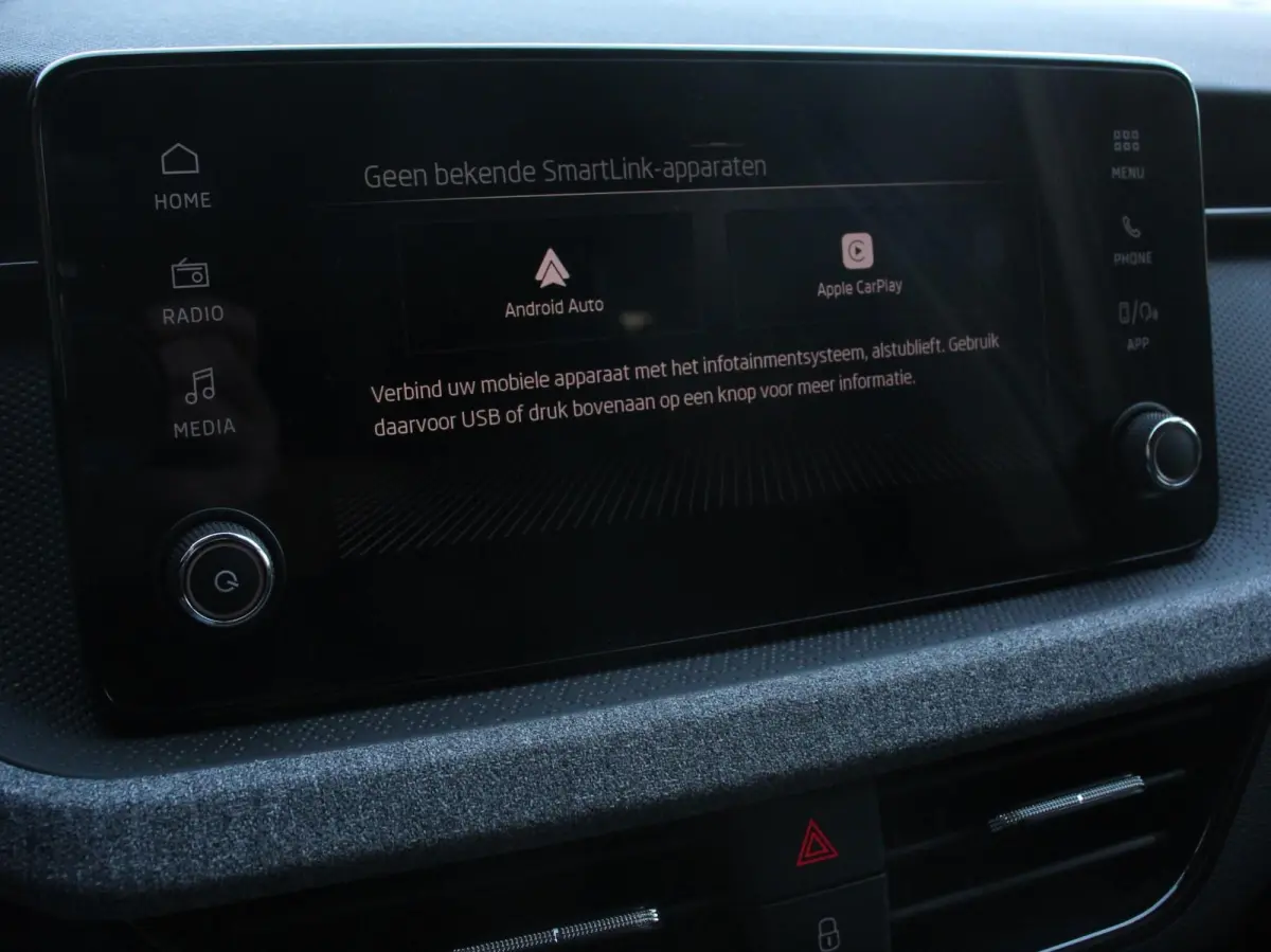 1.0 TSI 115pk Automaat Business Edition Navigatie Android Auto / Apple Carplay Climate Control Camera Parkeer sensoren Lichtmetalen Velgen Dab Digitale Cockpit Keyless Led Cruise Control