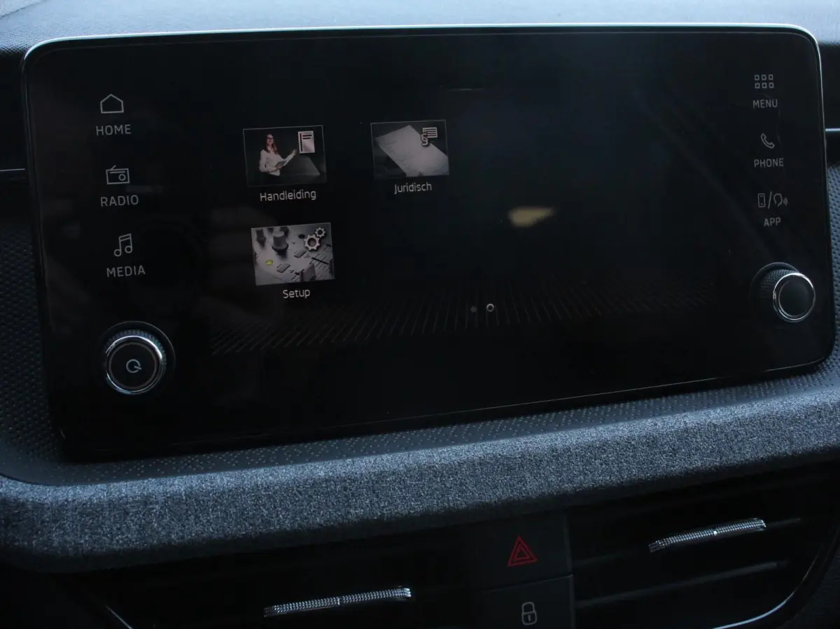 1.0 TSI 115pk Automaat Business Edition Navigatie Android Auto / Apple Carplay Climate Control Camera Parkeer sensoren Lichtmetalen Velgen Dab Digitale Cockpit Keyless Led Cruise Control