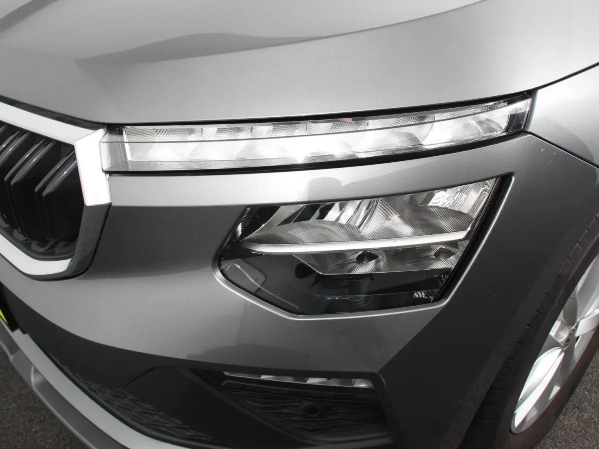 1.0 TSI 115pk Automaat Business Edition Navigatie Android Auto / Apple Carplay Climate Control Camera Parkeer sensoren Lichtmetalen Velgen Dab Digitale Cockpit Keyless Led Cruise Control