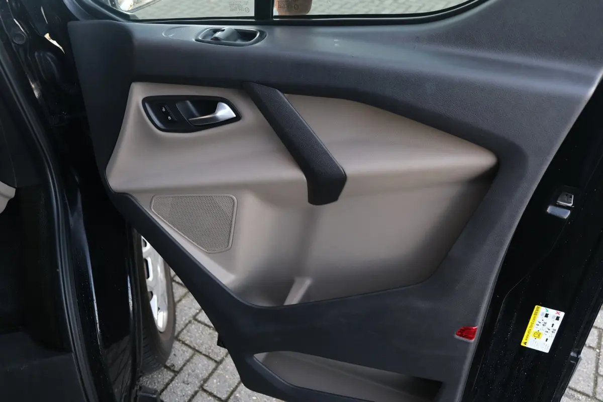 270 2.2 TDCI L1H1 Trend DC Camera PDC Navi Airco