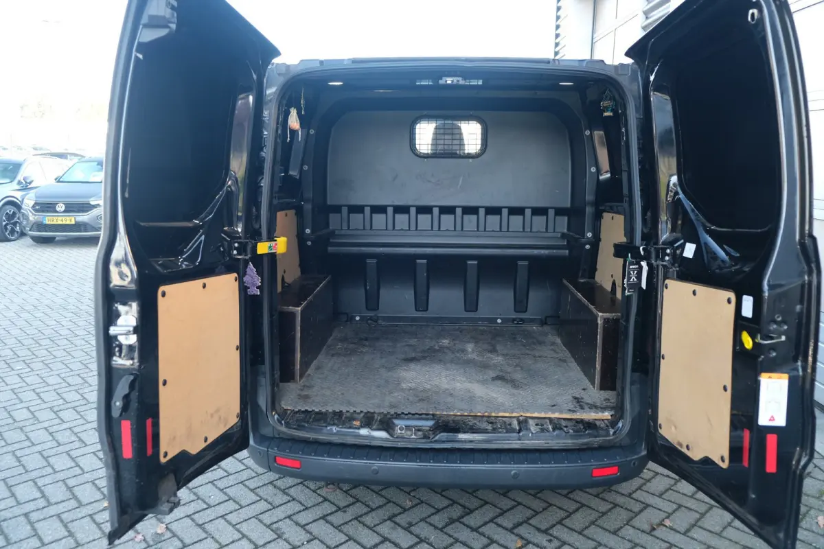 270 2.2 TDCI L1H1 Trend DC Camera PDC Navi Airco