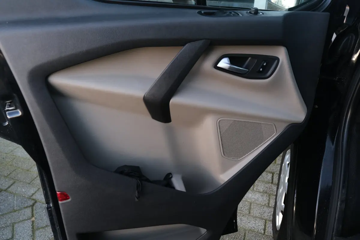 270 2.2 TDCI L1H1 Trend DC Camera PDC Navi Airco