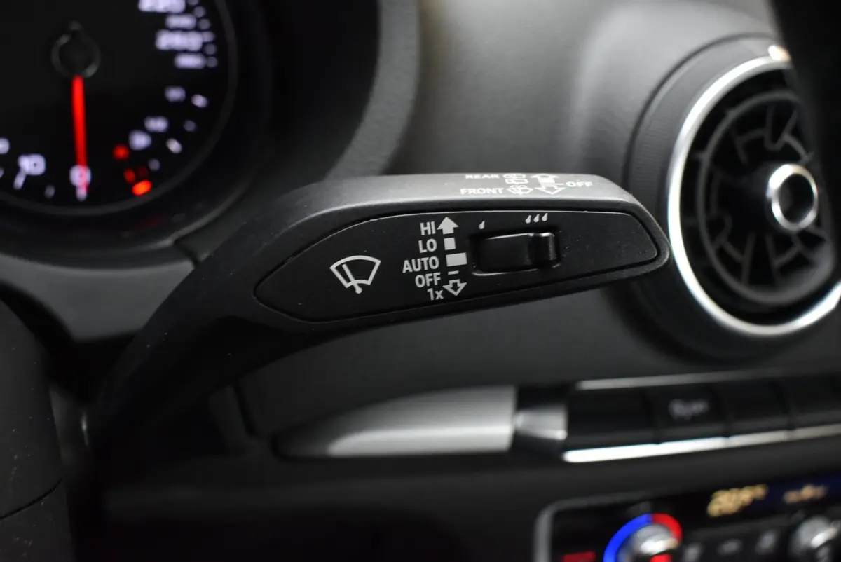 1.0 TFSI Sport Lease Edition 146dkm Carplay ACC 18"4S Bi-xenon Clima Stoelverw. + Nwe APK