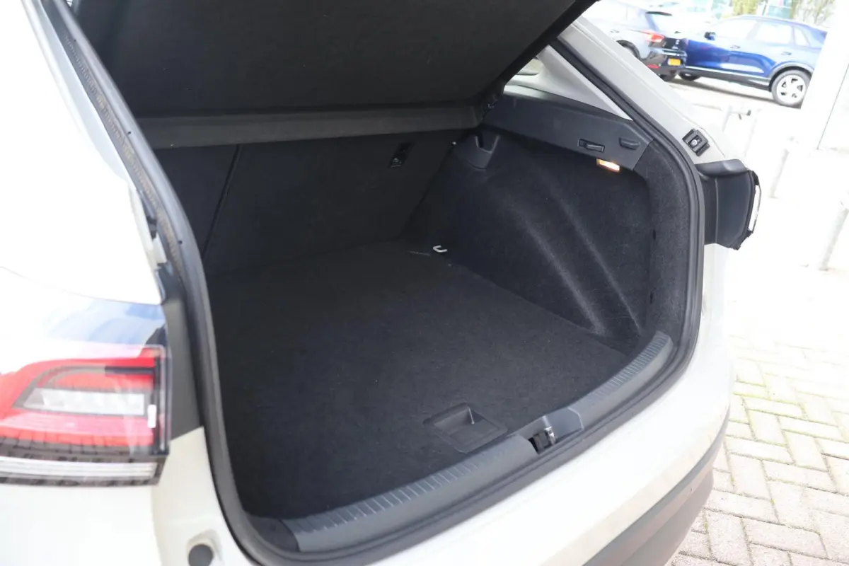 1.0 TSI 110pk Style | Navigatie | Camera | PDC | Carplay