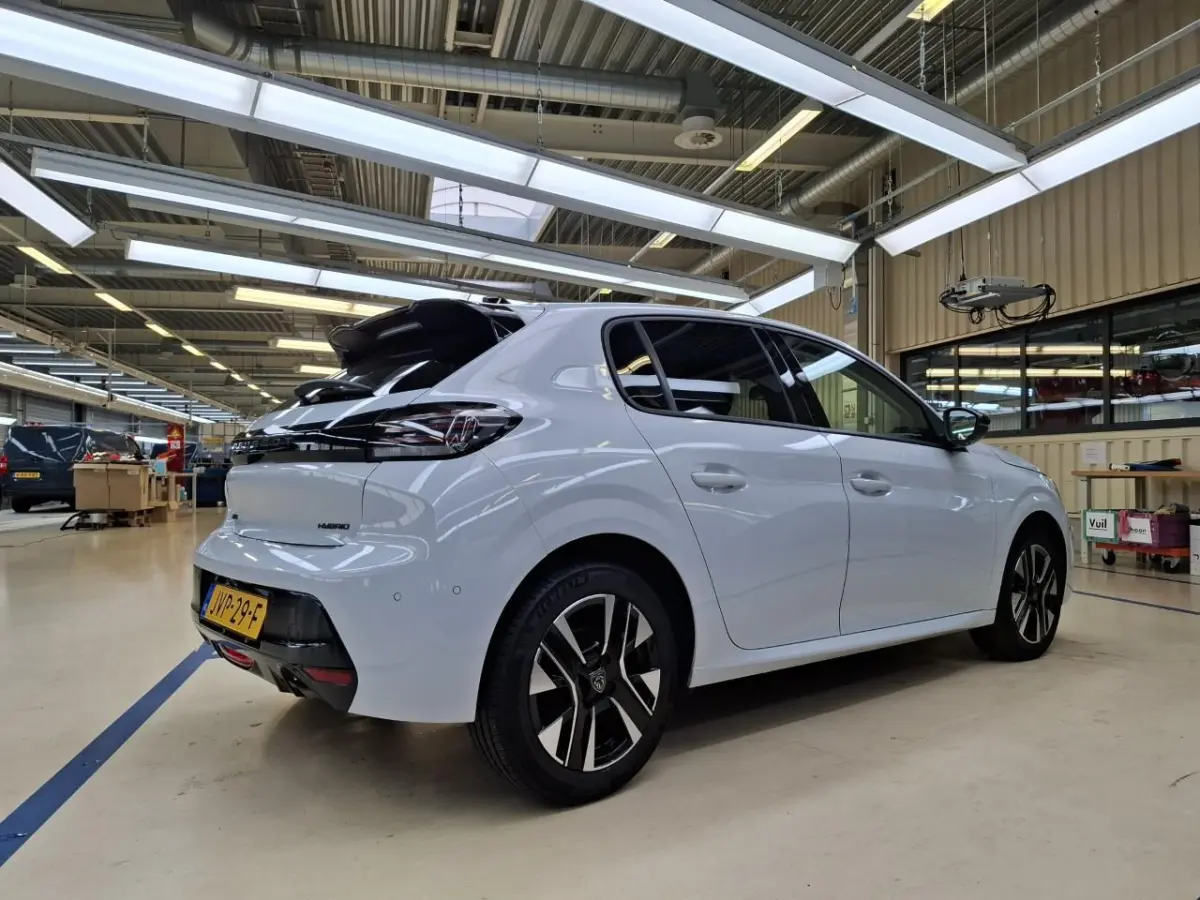 Allure 1.2 110Pk Hybrid 8 Jaar Garantie! | Navigatie | Carplay | Clima | Cruise 16'' LMV | GROOT SCHERM! | Parkeersensoren V+A ! | | 10" touchscreen met DAB+ radio en Wireless Mirror Screen 