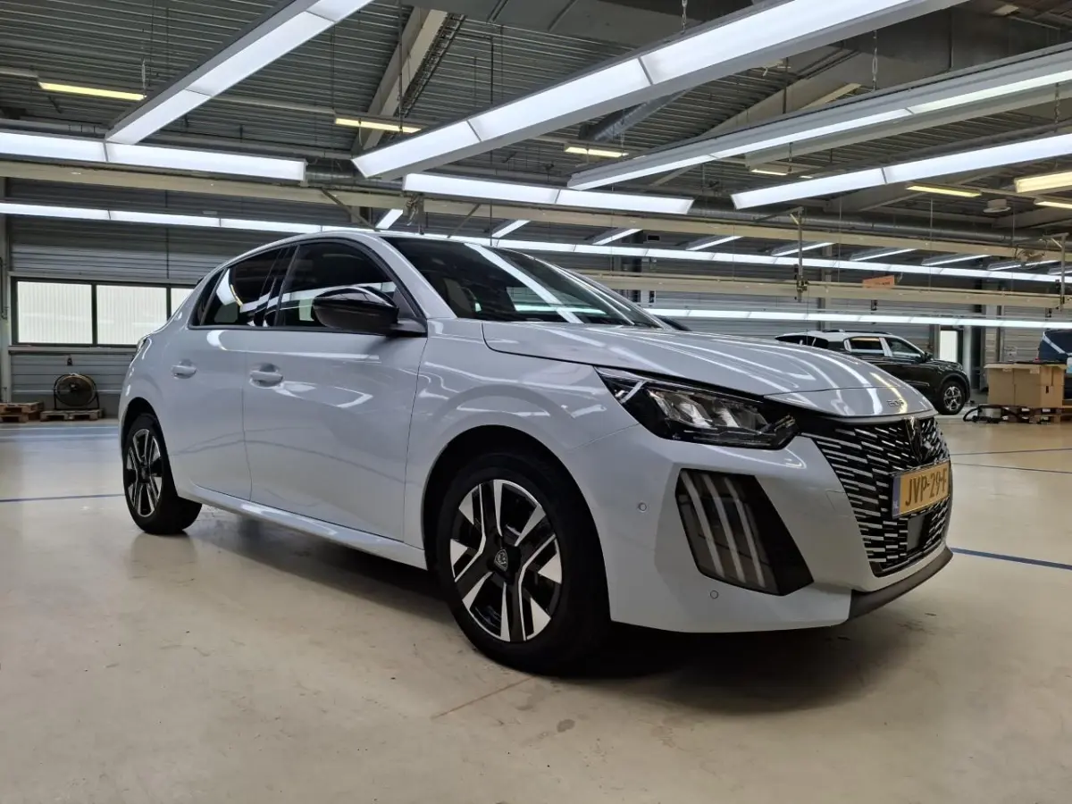 Allure 1.2 110Pk Hybrid 8 Jaar Garantie! | Navigatie | Carplay | Clima | Cruise 16'' LMV | GROOT SCHERM! | Parkeersensoren V+A ! | | 10" touchscreen met DAB+ radio en Wireless Mirror Screen 