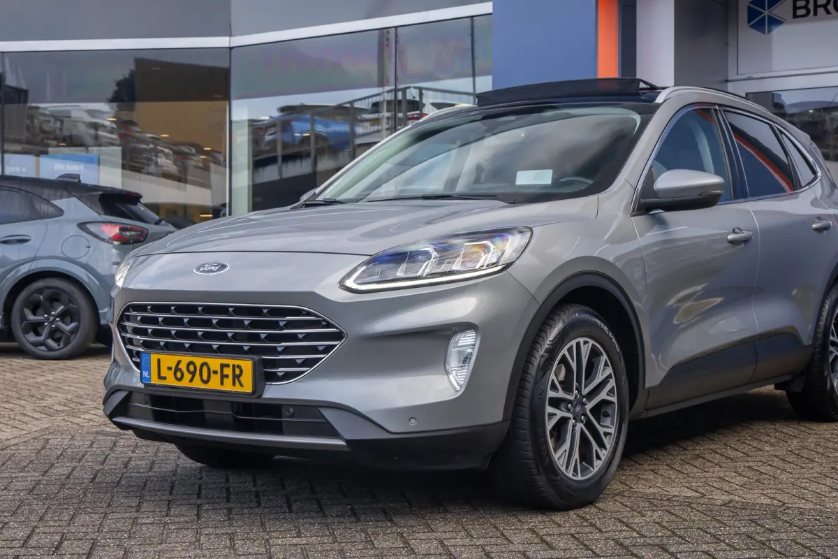1.5 EcoBoost Titanium | Trekhaak/1800kg trekgewicht | Panoramadak | Head-up | Apple Carplay/Android Auto | Stoel/stuur/voorruit verwarming | Elektrisch bedienbare achterklep | Keyless | Appl