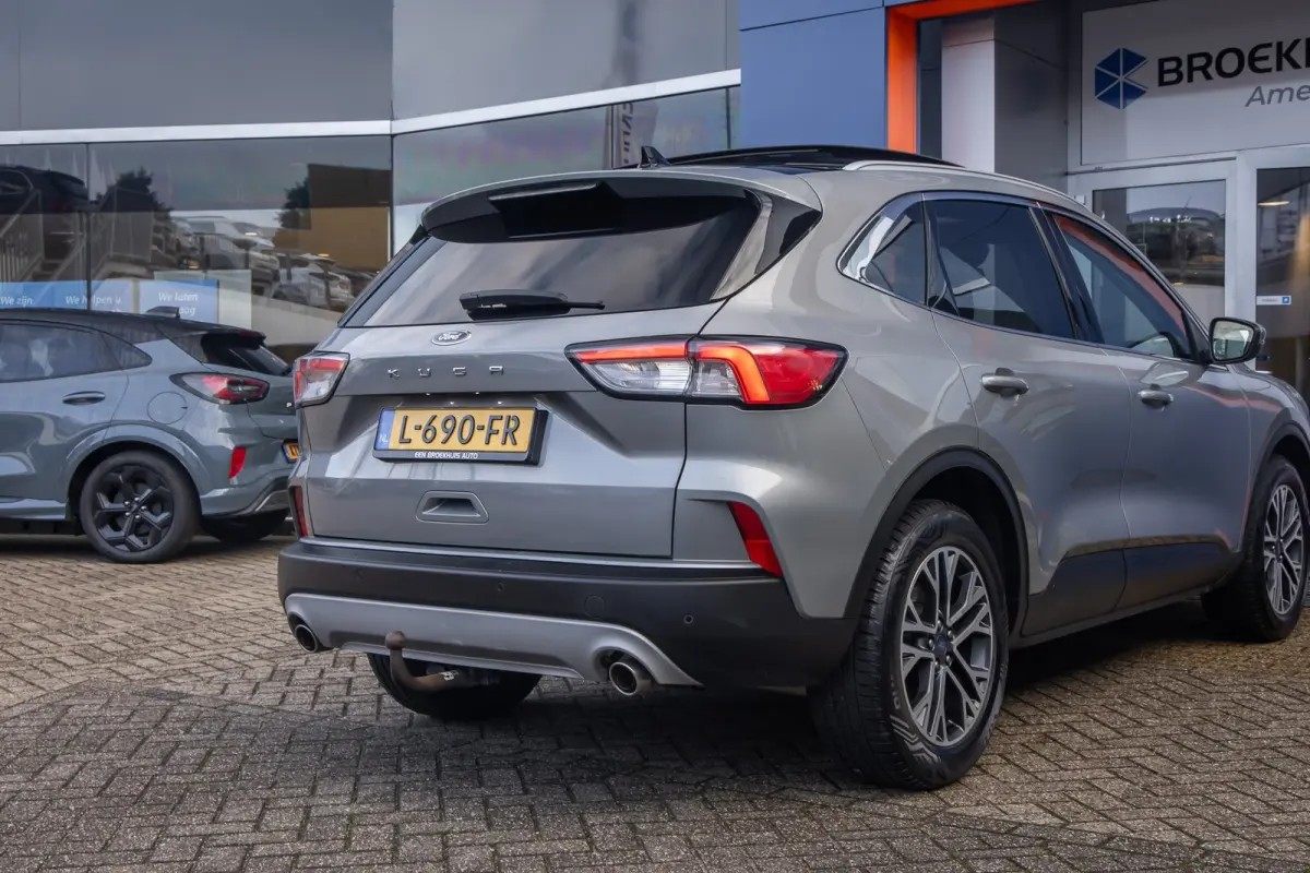 1.5 EcoBoost Titanium | Trekhaak/1800kg trekgewicht | Panoramadak | Head-up | Apple Carplay/Android Auto | Stoel/stuur/voorruit verwarming | Elektrisch bedienbare achterklep | Keyless | Appl