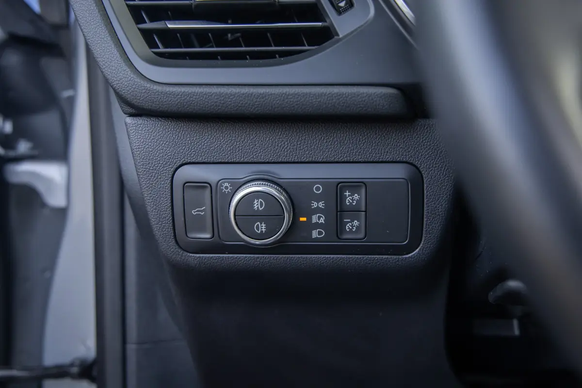 1.5 EcoBoost Titanium | Trekhaak/1800kg trekgewicht | Panoramadak | Head-up | Apple Carplay/Android Auto | Stoel/stuur/voorruit verwarming | Elektrisch bedienbare achterklep | Keyless | Appl