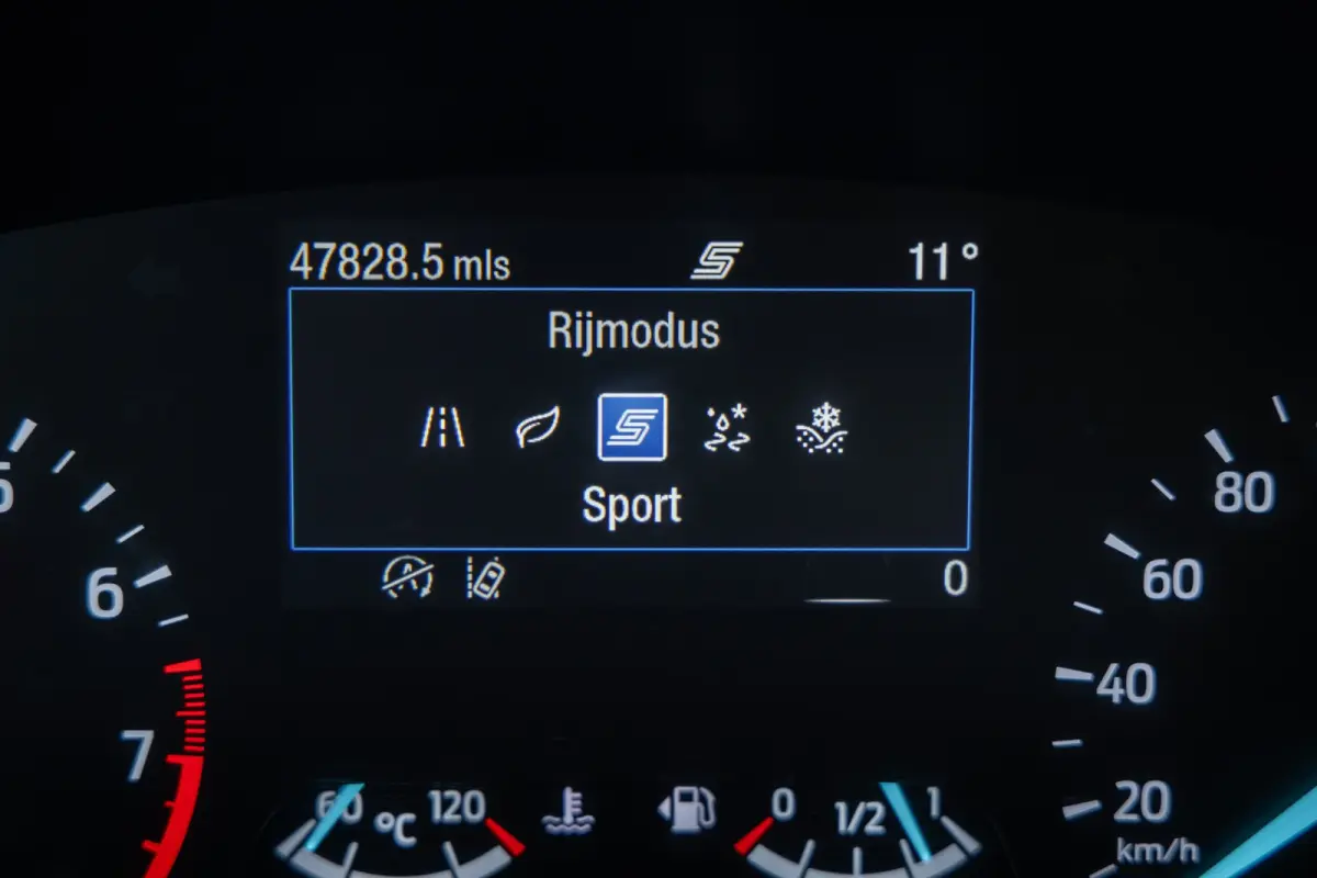 1.5 EcoBoost Titanium | Trekhaak/1800kg trekgewicht | Panoramadak | Head-up | Apple Carplay/Android Auto | Stoel/stuur/voorruit verwarming | Elektrisch bedienbare achterklep | Keyless | Appl