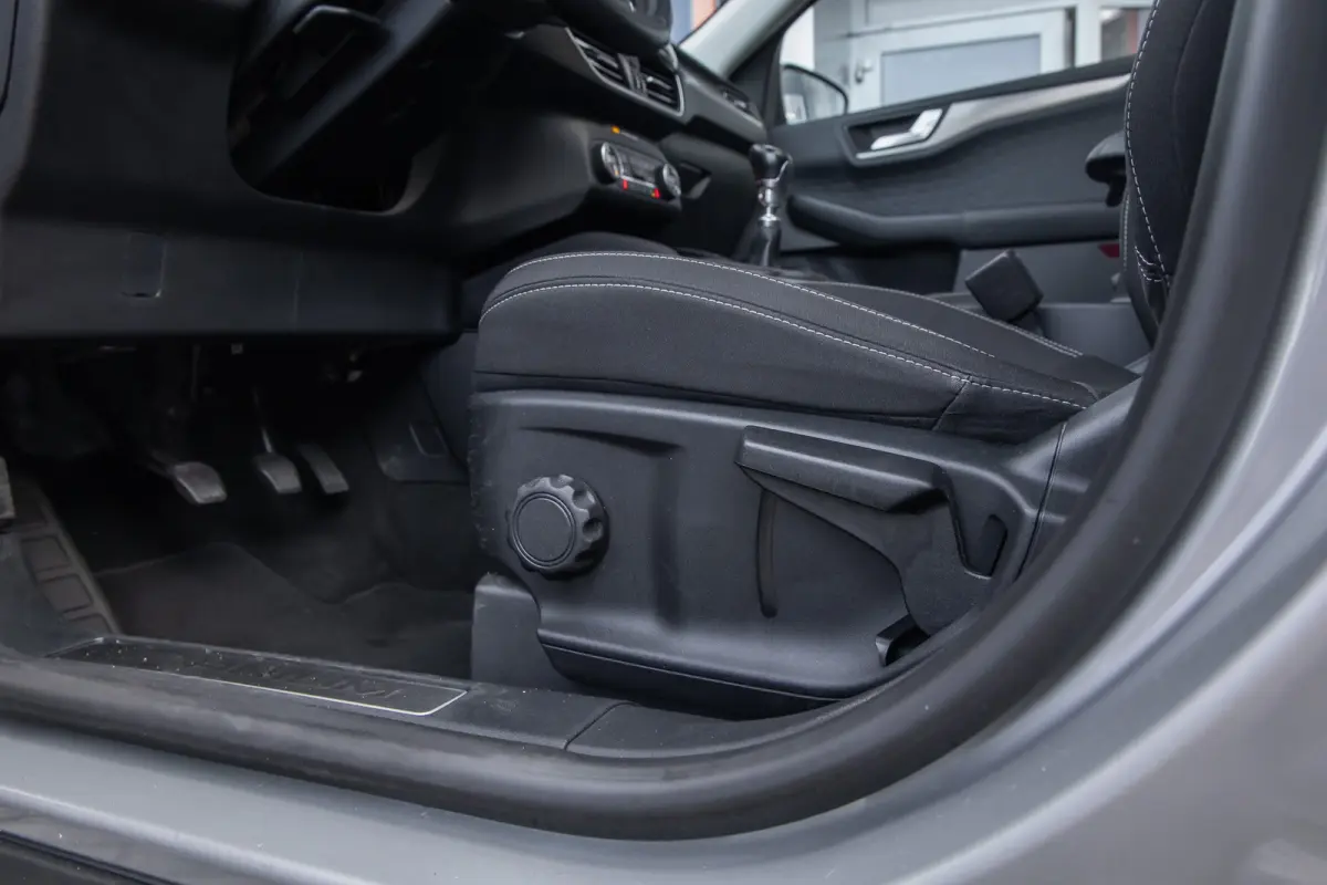 1.5 EcoBoost Titanium | Trekhaak/1800kg trekgewicht | Panoramadak | Head-up | Apple Carplay/Android Auto | Stoel/stuur/voorruit verwarming | Elektrisch bedienbare achterklep | Keyless | Appl