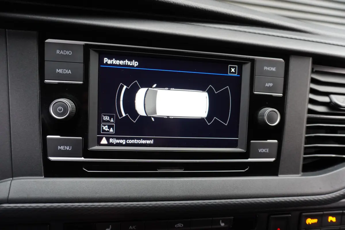 150pk L2H1 Apple carplay ACC Cruise control Parkeersensoren Standkachel Stoelverwarming