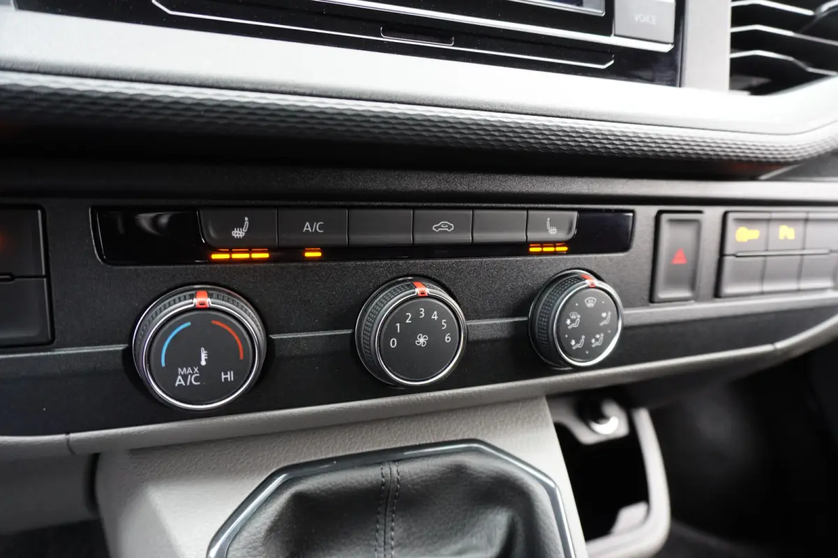 150pk L2H1 Apple carplay ACC Cruise control Parkeersensoren Standkachel Stoelverwarming