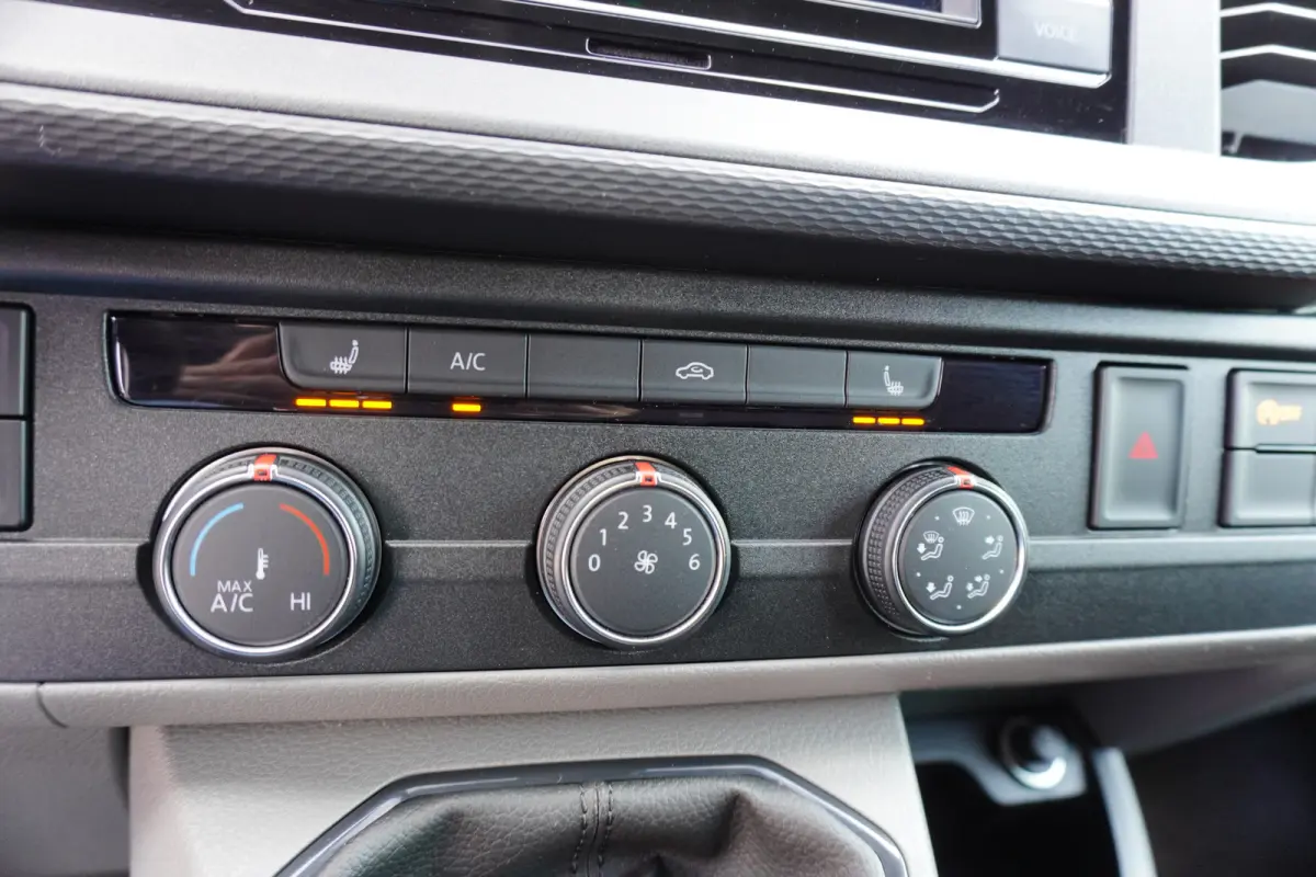 150pk L2H1 Apple carplay ACC Cruise control Parkeersensoren Standkachel Stoelverwarming