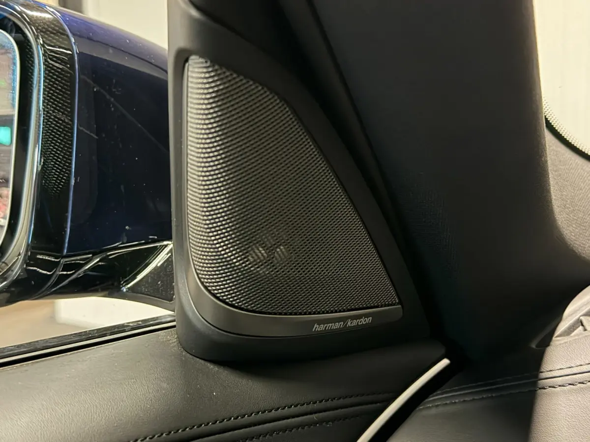 530e xDrive M Sport Pro Pano HUD Massage Laser 4-Wielbesturing Shadowline 360 Camera Softclose Dealer Onderhou