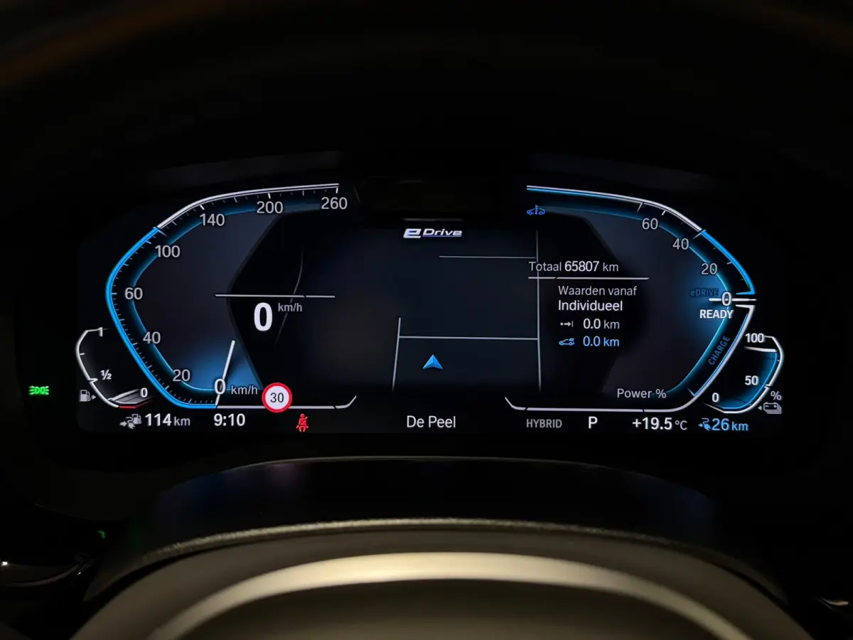 530e xDrive M Sport Pro Pano HUD Massage Laser 4-Wielbesturing Shadowline 360 Camera Softclose Dealer Onderhou