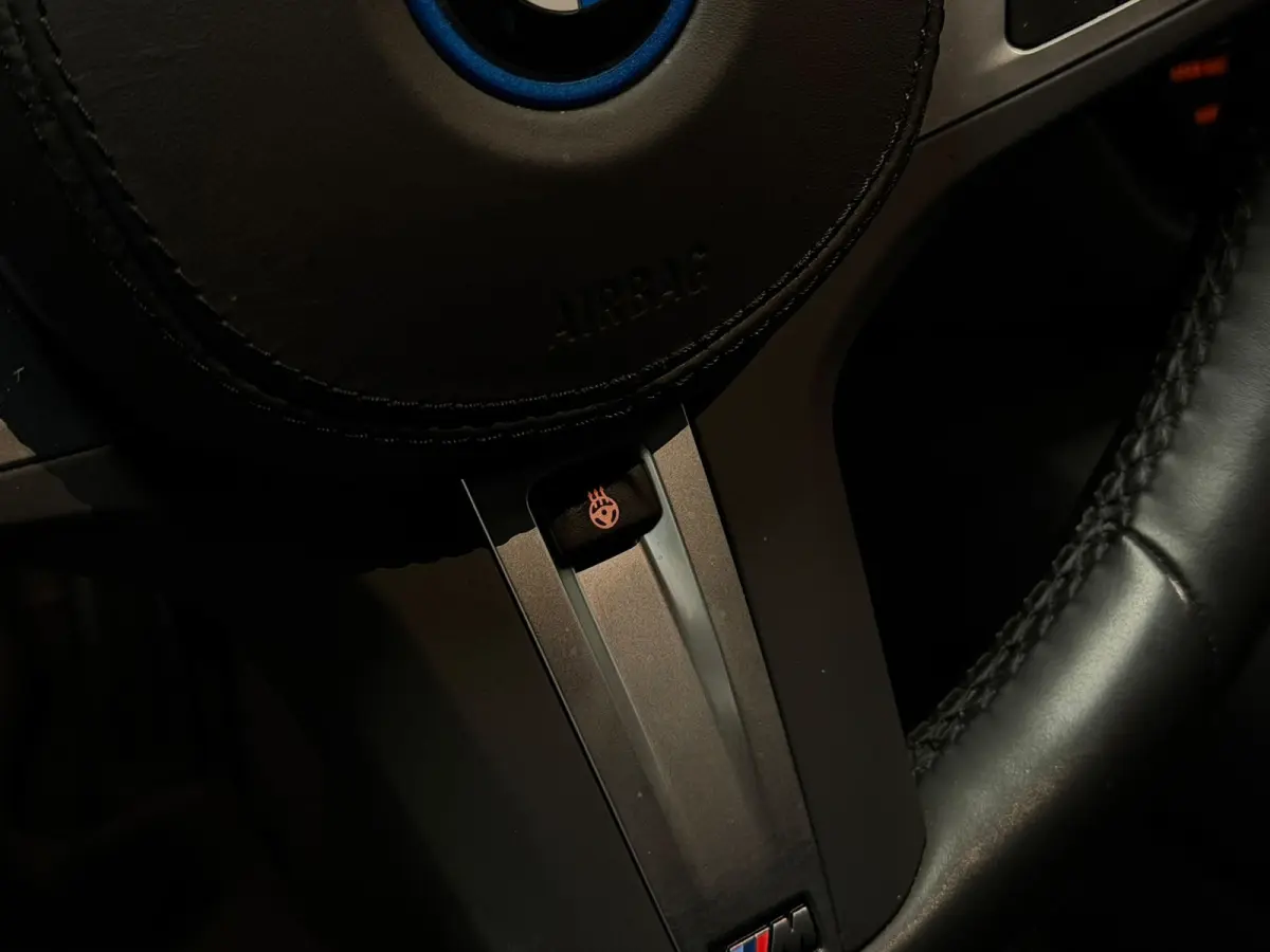 530e xDrive M Sport Pro Pano HUD Massage Laser 4-Wielbesturing Shadowline 360 Camera Softclose Dealer Onderhou
