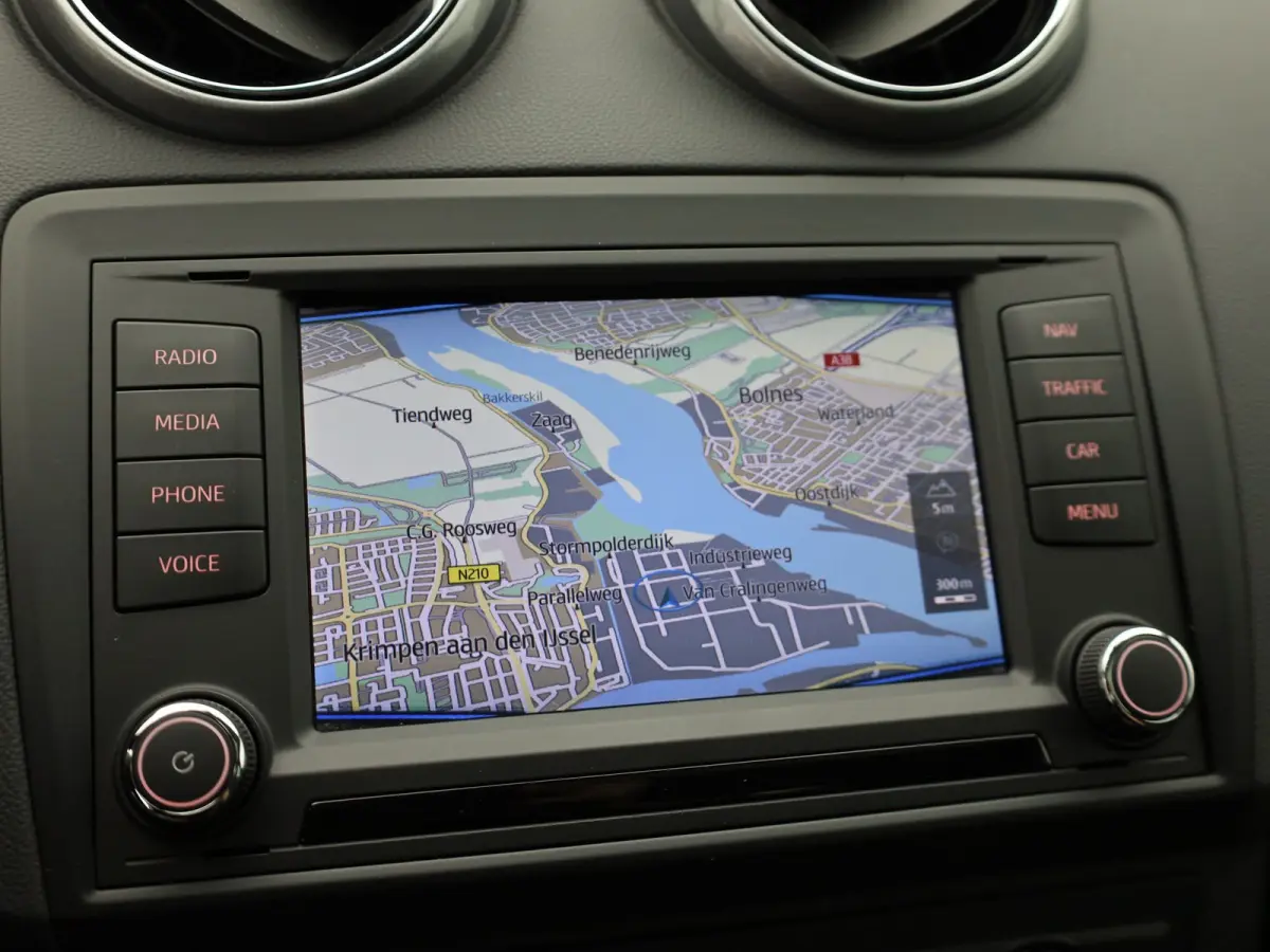 1.0 EcoTSI FR Connect | Navi | Pano | Apple / Android Auto | LMV | PDC | Stoelverwarming | Prijs Rijklaar!!
