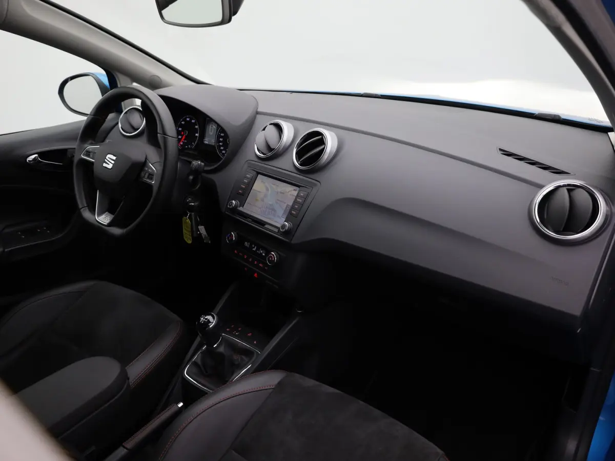 1.0 EcoTSI FR Connect | Navi | Pano | Apple / Android Auto | LMV | PDC | Stoelverwarming | Prijs Rijklaar!!