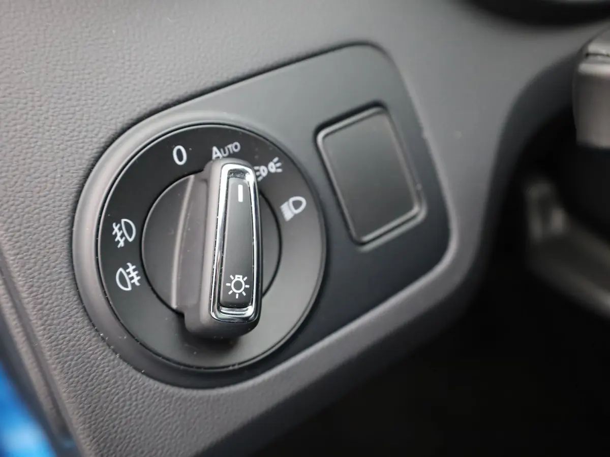 1.0 EcoTSI FR Connect | Navi | Pano | Apple / Android Auto | LMV | PDC | Stoelverwarming | Prijs Rijklaar!!