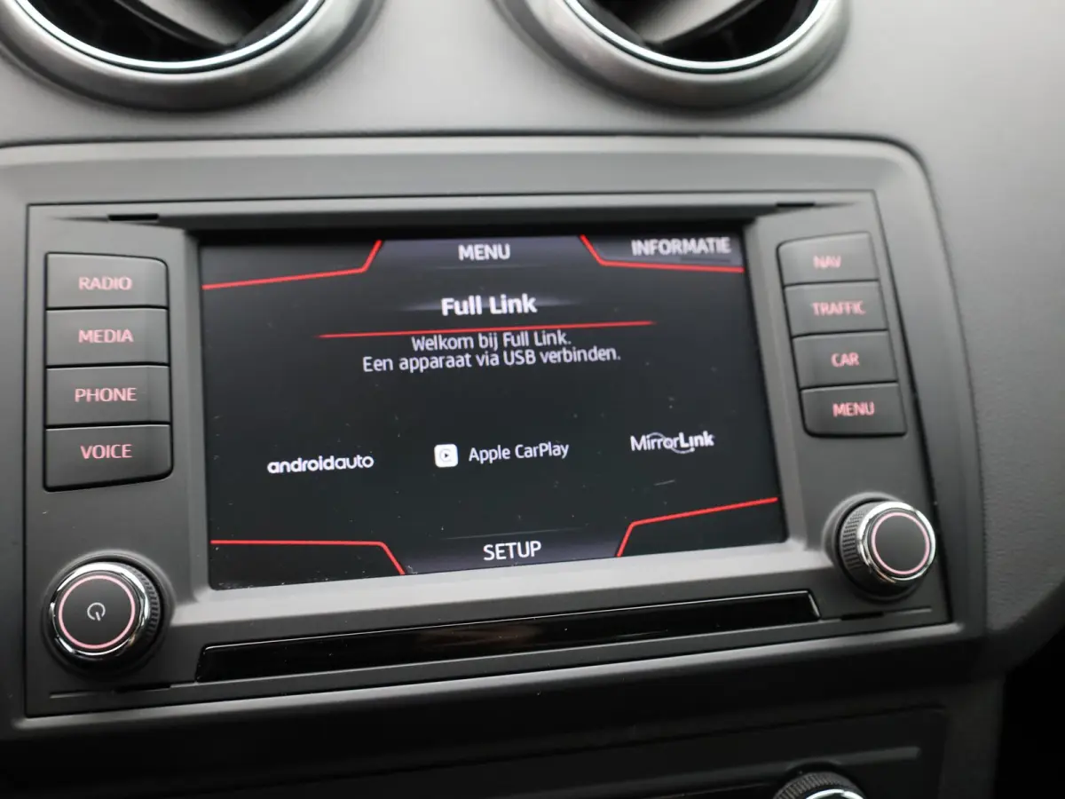 1.0 EcoTSI FR Connect | Navi | Pano | Apple / Android Auto | LMV | PDC | Stoelverwarming | Prijs Rijklaar!!