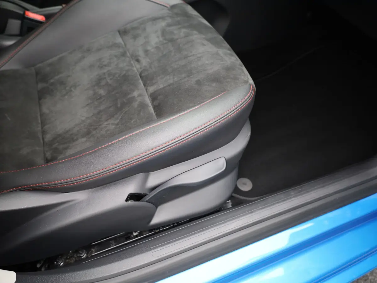 1.0 EcoTSI FR Connect | Navi | Pano | Apple / Android Auto | LMV | PDC | Stoelverwarming | Prijs Rijklaar!!