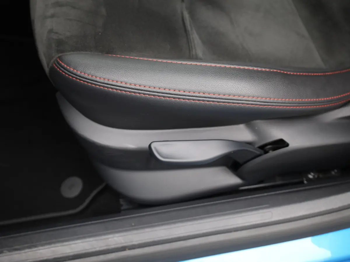1.0 EcoTSI FR Connect | Navi | Pano | Apple / Android Auto | LMV | PDC | Stoelverwarming | Prijs Rijklaar!!