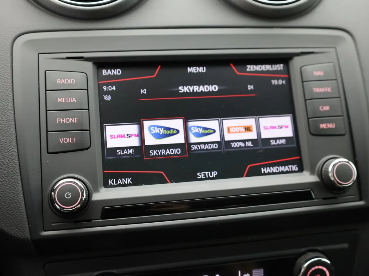 1.0 EcoTSI FR Connect | Navi | Pano | Apple / Android Auto | LMV | PDC | Stoelverwarming | Prijs Rijklaar!!