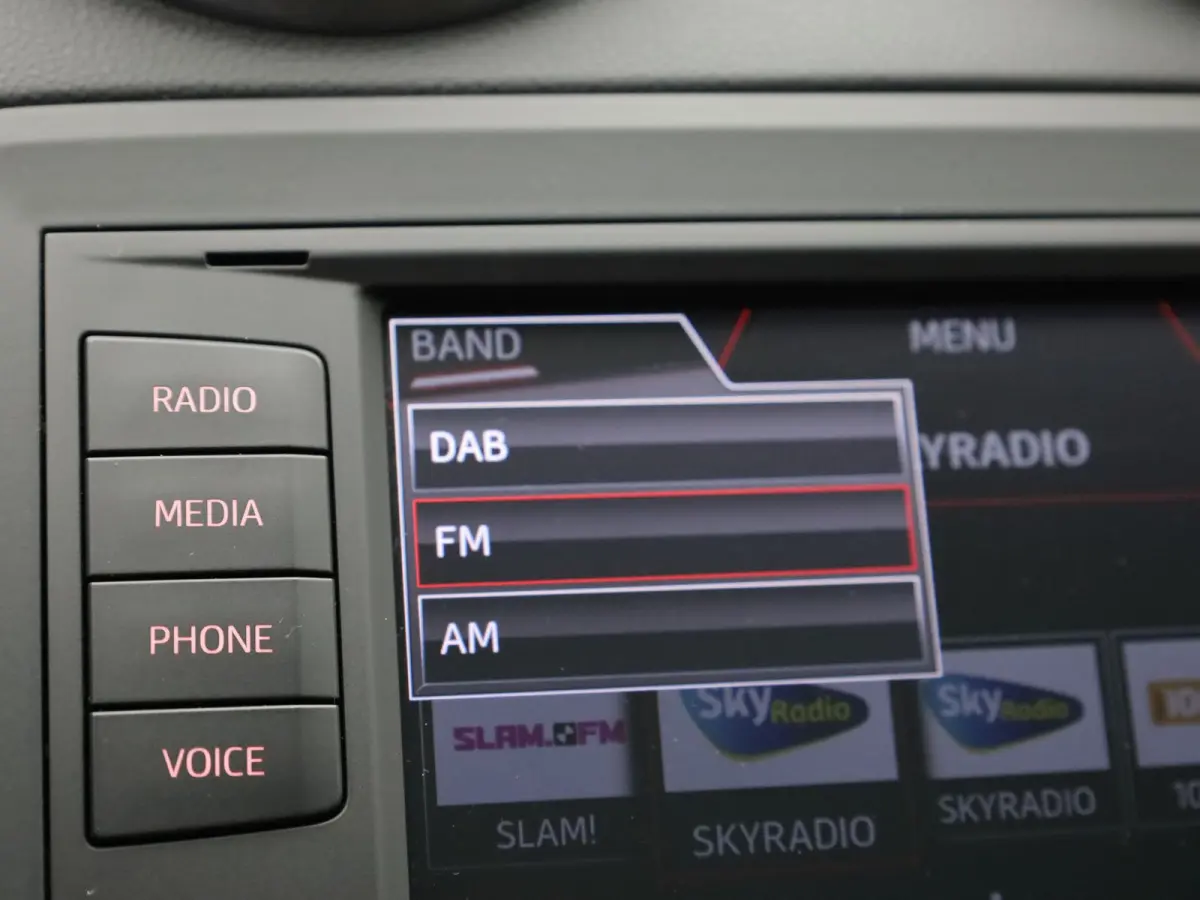 1.0 EcoTSI FR Connect | Navi | Pano | Apple / Android Auto | LMV | PDC | Stoelverwarming | Prijs Rijklaar!!