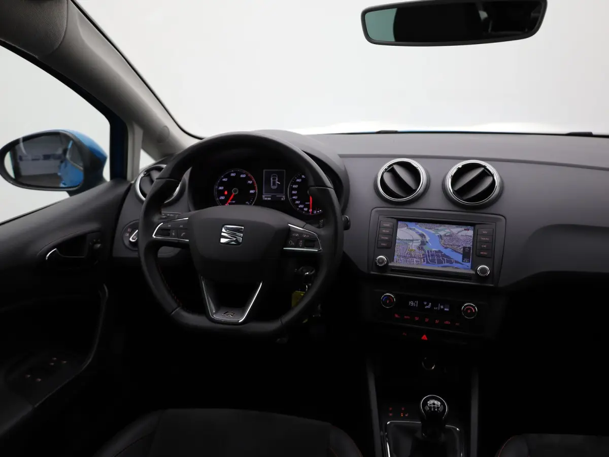 1.0 EcoTSI FR Connect | Navi | Pano | Apple / Android Auto | LMV | PDC | Stoelverwarming | Prijs Rijklaar!!