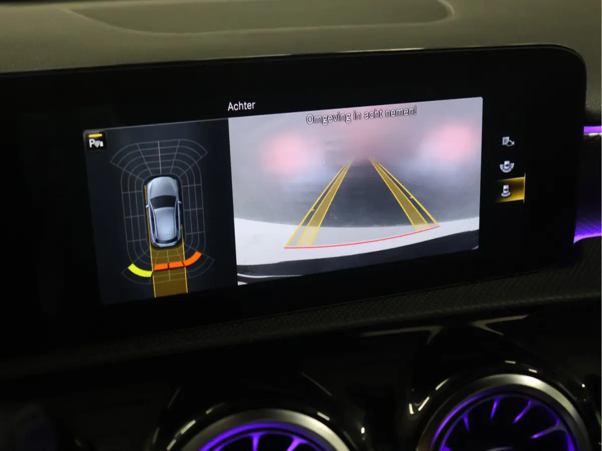 180 Business Solution Luxury [SCHUIFKANTELDAK, SFEERVERLICHTING, STOELVERWARMING, CRUISE CONTROL, MEMORY SEATS, CAMERA, PDC V+A, DIGITAL DASH, LEDER, BLUETOOTH, NAVIGATIE, CLIMATE CONTROL, N