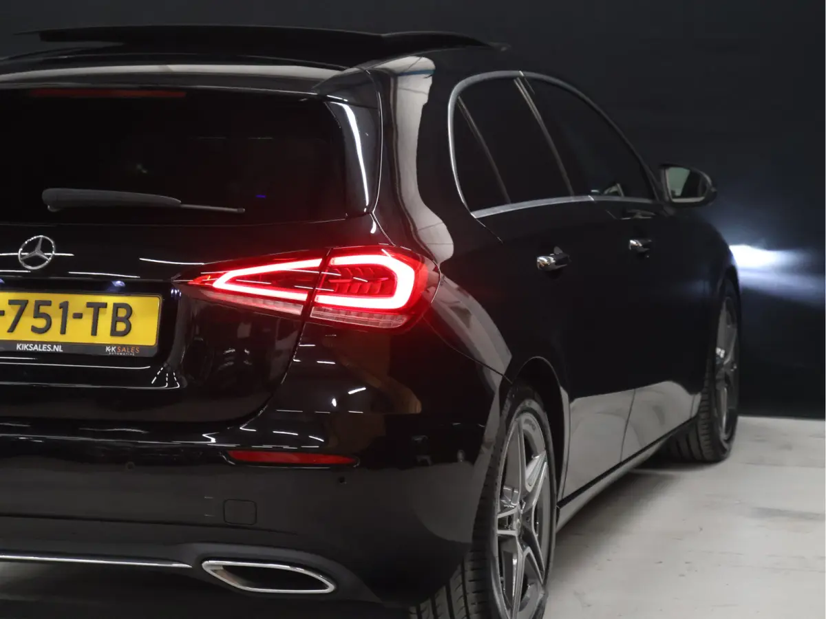 180 Business Solution Luxury [SCHUIFKANTELDAK, SFEERVERLICHTING, STOELVERWARMING, CRUISE CONTROL, MEMORY SEATS, CAMERA, PDC V+A, DIGITAL DASH, LEDER, BLUETOOTH, NAVIGATIE, CLIMATE CONTROL, N