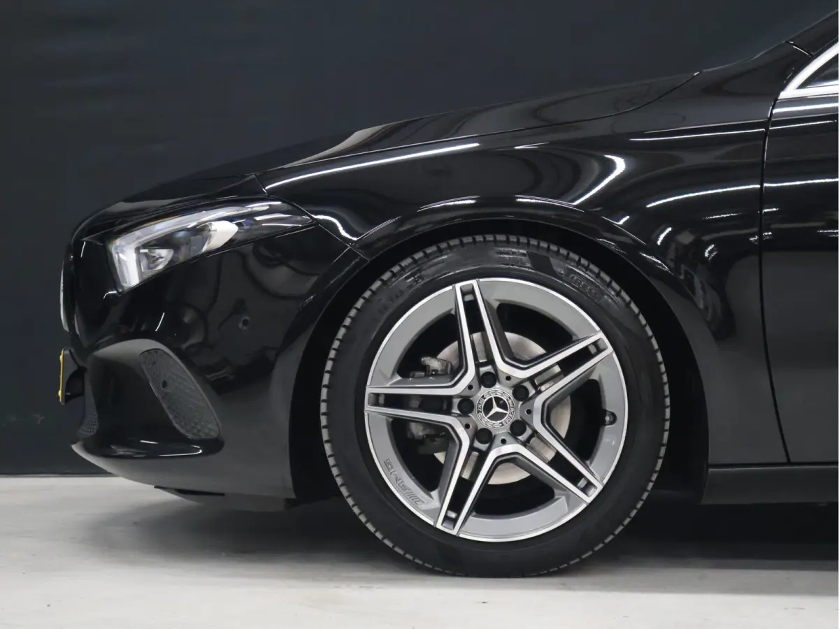 180 Business Solution Luxury [SCHUIFKANTELDAK, SFEERVERLICHTING, STOELVERWARMING, CRUISE CONTROL, MEMORY SEATS, CAMERA, PDC V+A, DIGITAL DASH, LEDER, BLUETOOTH, NAVIGATIE, CLIMATE CONTROL, N