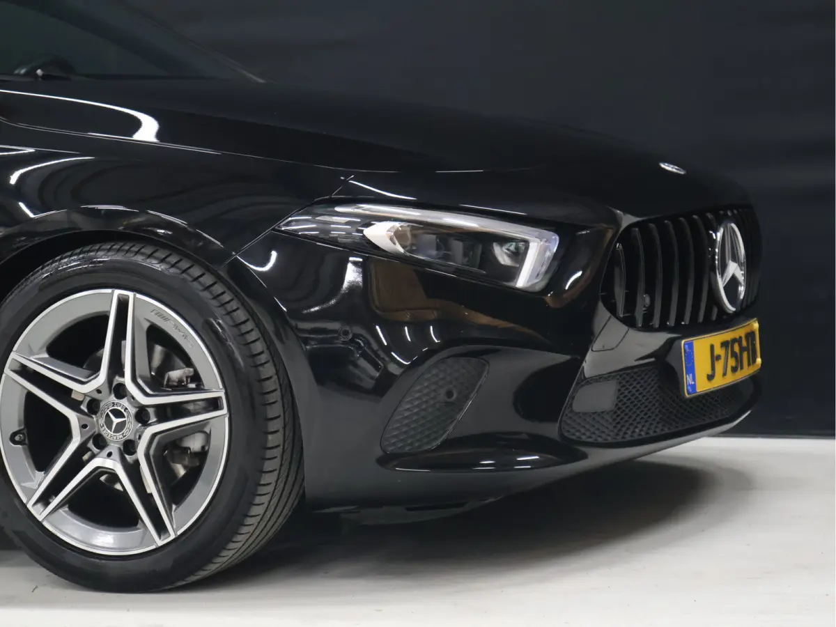 180 Business Solution Luxury [SCHUIFKANTELDAK, SFEERVERLICHTING, STOELVERWARMING, CRUISE CONTROL, MEMORY SEATS, CAMERA, PDC V+A, DIGITAL DASH, LEDER, BLUETOOTH, NAVIGATIE, CLIMATE CONTROL, N