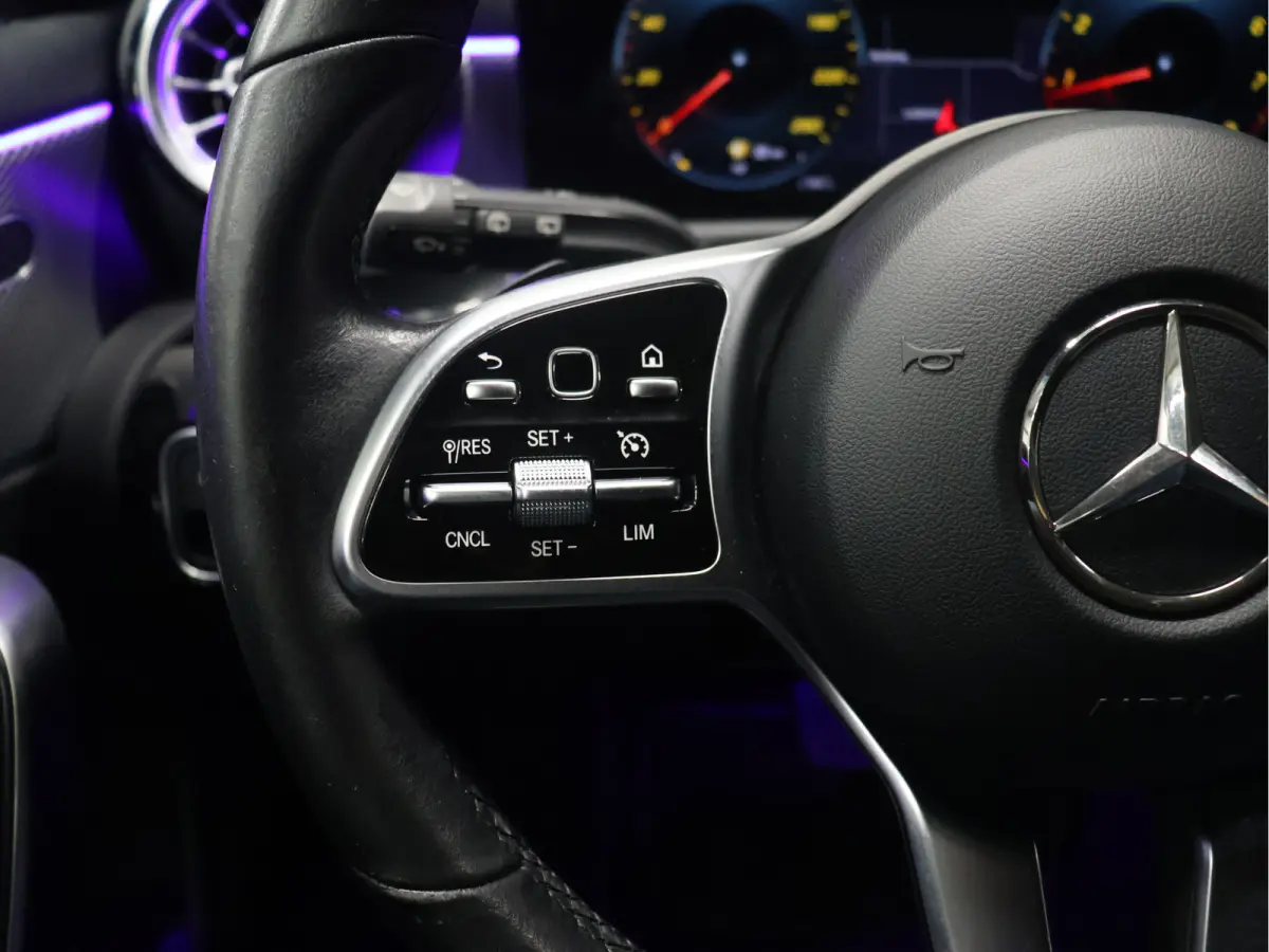 180 Business Solution Luxury [SCHUIFKANTELDAK, SFEERVERLICHTING, STOELVERWARMING, CRUISE CONTROL, MEMORY SEATS, CAMERA, PDC V+A, DIGITAL DASH, LEDER, BLUETOOTH, NAVIGATIE, CLIMATE CONTROL, N