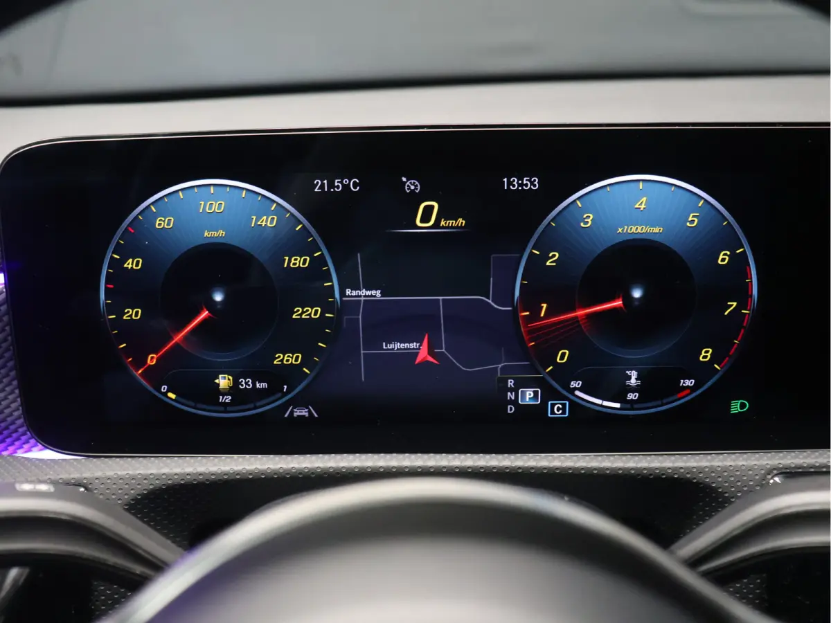 180 Business Solution Luxury [SCHUIFKANTELDAK, SFEERVERLICHTING, STOELVERWARMING, CRUISE CONTROL, MEMORY SEATS, CAMERA, PDC V+A, DIGITAL DASH, LEDER, BLUETOOTH, NAVIGATIE, CLIMATE CONTROL, N