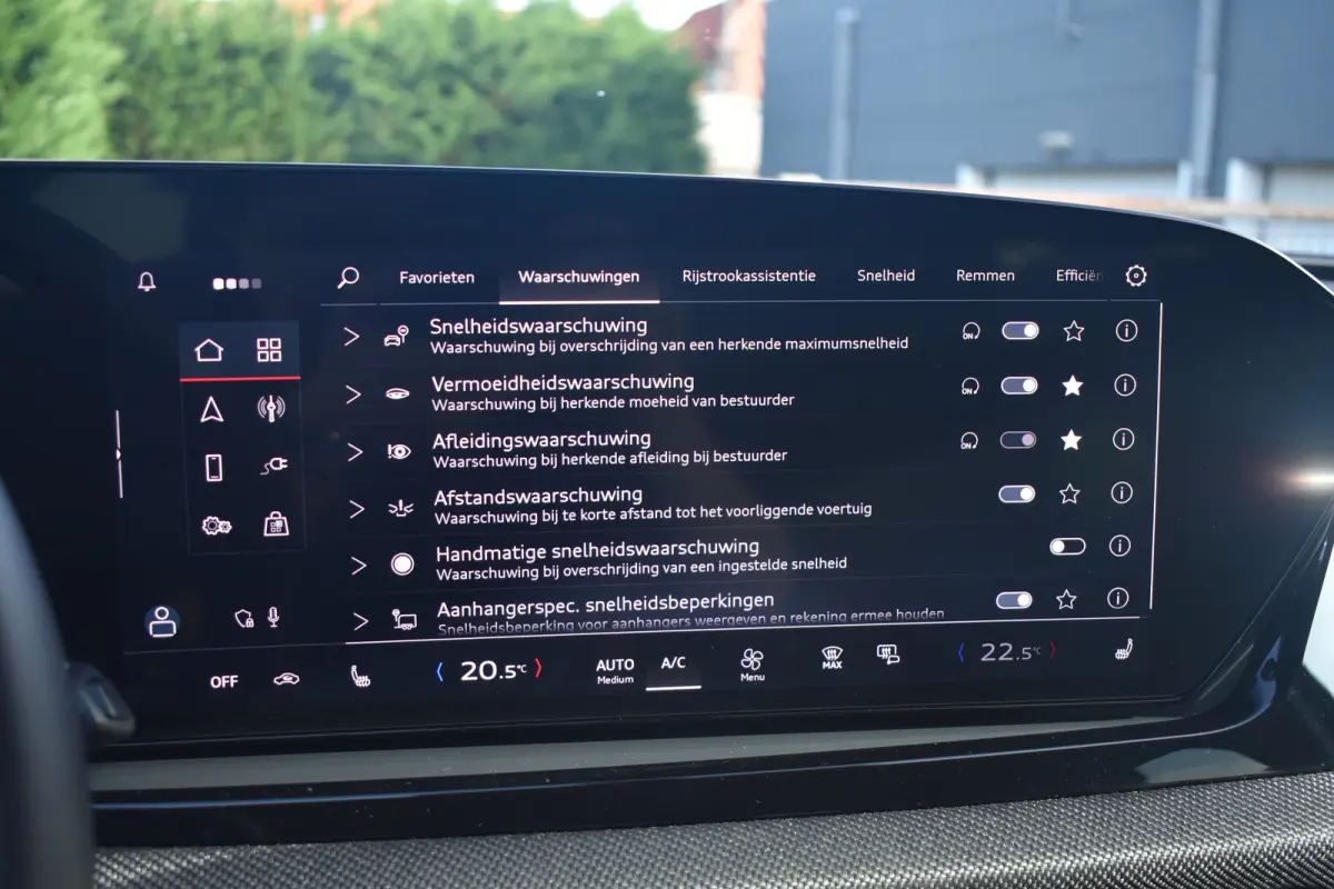 Avant 2.0 quattro Advanced edition | ACC | Voorstoelen verwarmd | 19 inch velgen | Achteruitrijcamera | Trekhaak wegklapbaar | Apple Carplay & Android Auto