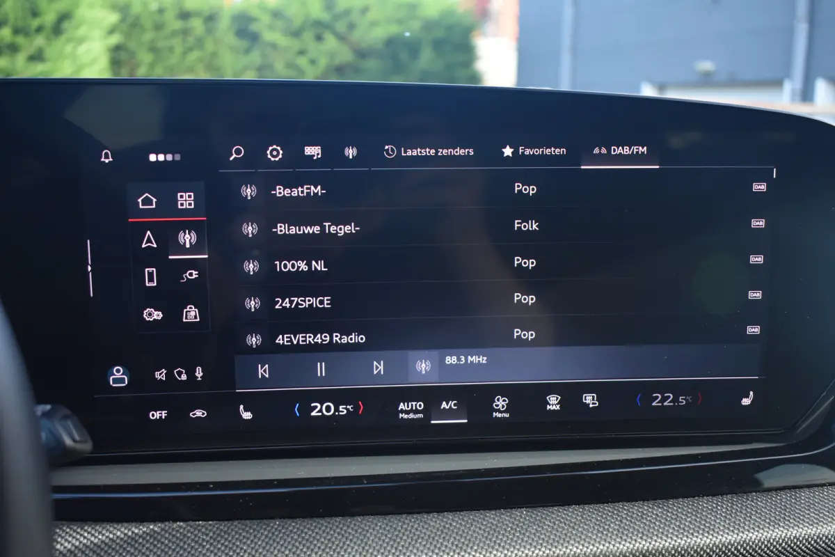 Avant 2.0 quattro Advanced edition | ACC | Voorstoelen verwarmd | 19 inch velgen | Achteruitrijcamera | Trekhaak wegklapbaar | Apple Carplay & Android Auto