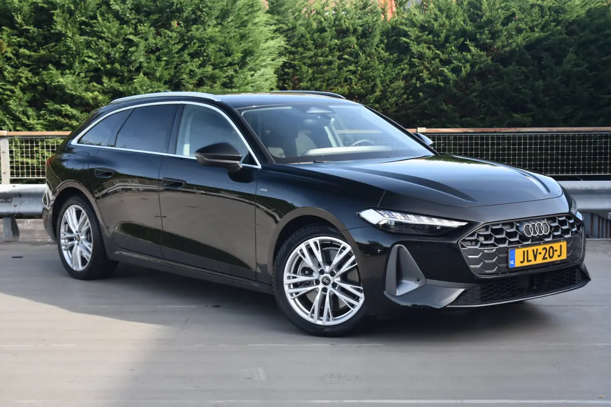 Avant 2.0 quattro Advanced edition | ACC | Voorstoelen verwarmd | 19 inch velgen | Achteruitrijcamera | Trekhaak wegklapbaar | Apple Carplay & Android Auto