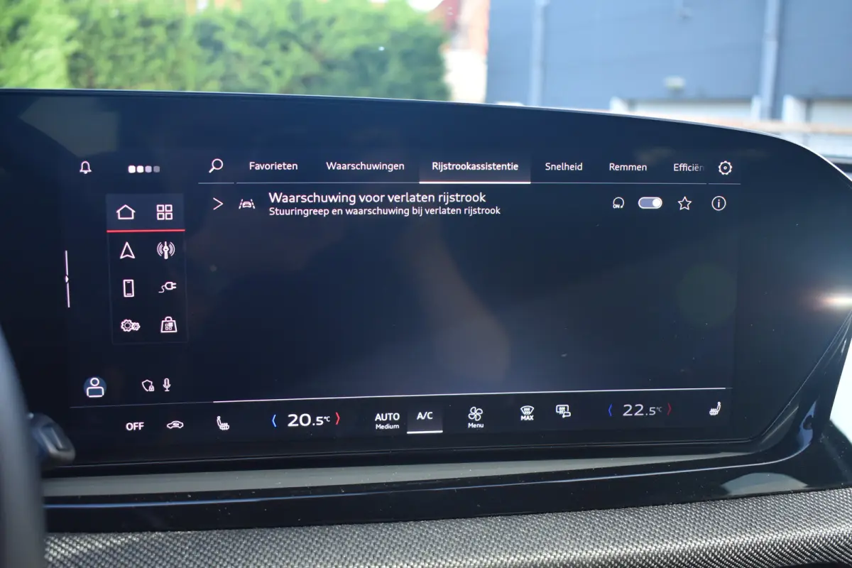 Avant 2.0 quattro Advanced edition | ACC | Voorstoelen verwarmd | 19 inch velgen | Achteruitrijcamera | Trekhaak wegklapbaar | Apple Carplay & Android Auto