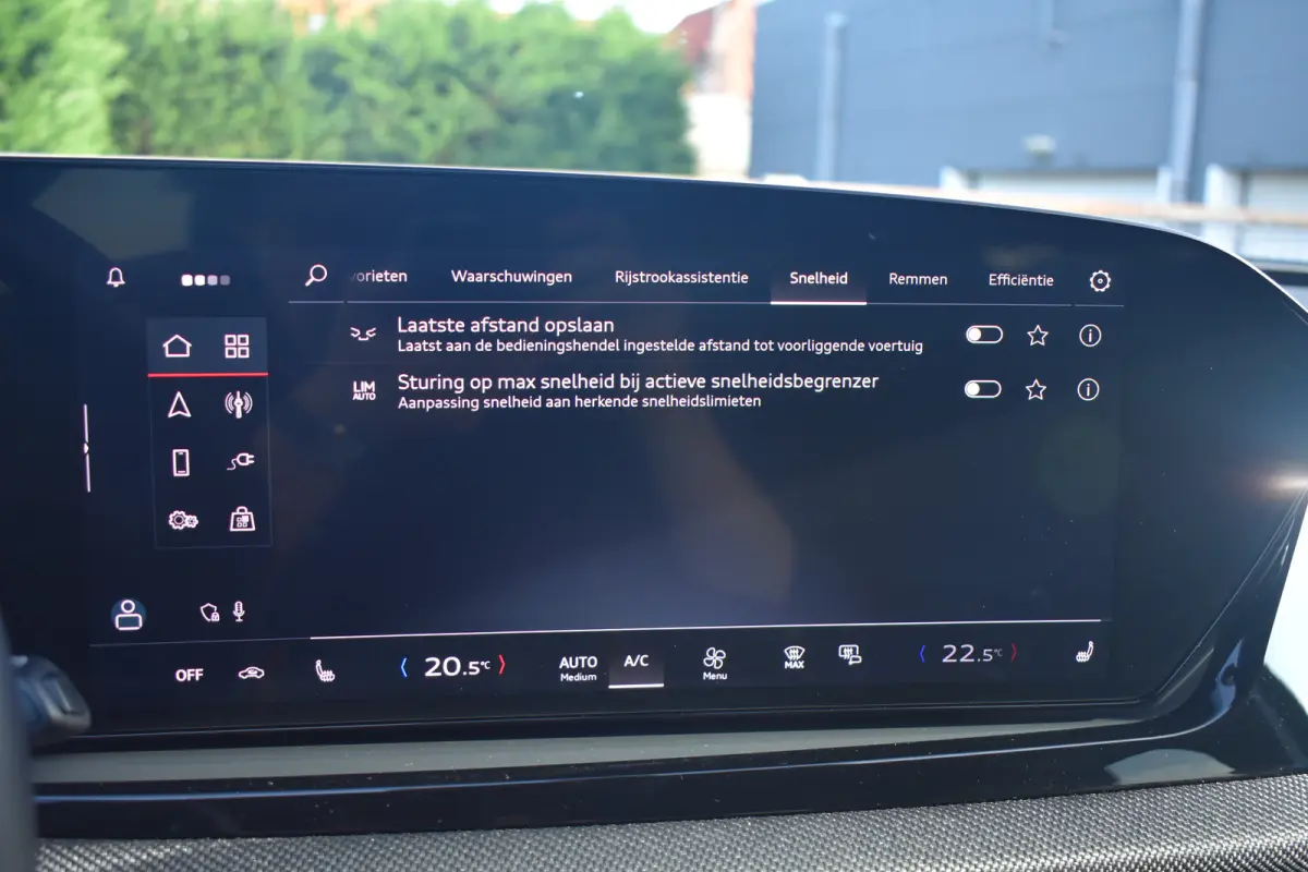 Avant 2.0 quattro Advanced edition | ACC | Voorstoelen verwarmd | 19 inch velgen | Achteruitrijcamera | Trekhaak wegklapbaar | Apple Carplay & Android Auto