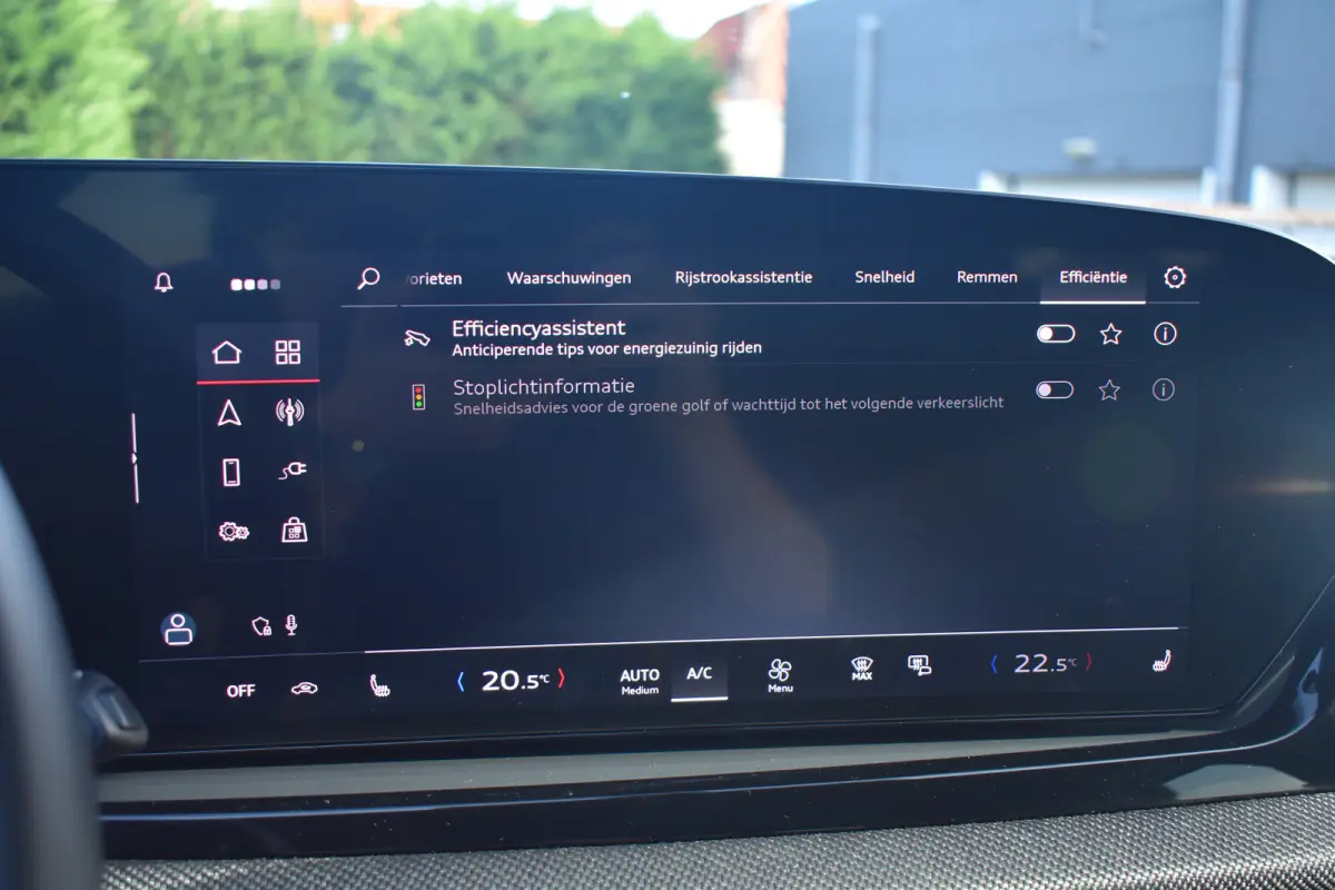 Avant 2.0 quattro Advanced edition | ACC | Voorstoelen verwarmd | 19 inch velgen | Achteruitrijcamera | Trekhaak wegklapbaar | Apple Carplay & Android Auto