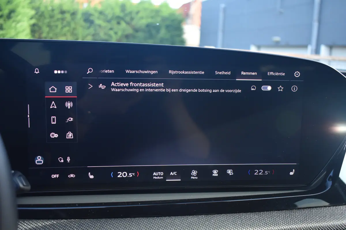 Avant 2.0 quattro Advanced edition | ACC | Voorstoelen verwarmd | 19 inch velgen | Achteruitrijcamera | Trekhaak wegklapbaar | Apple Carplay & Android Auto