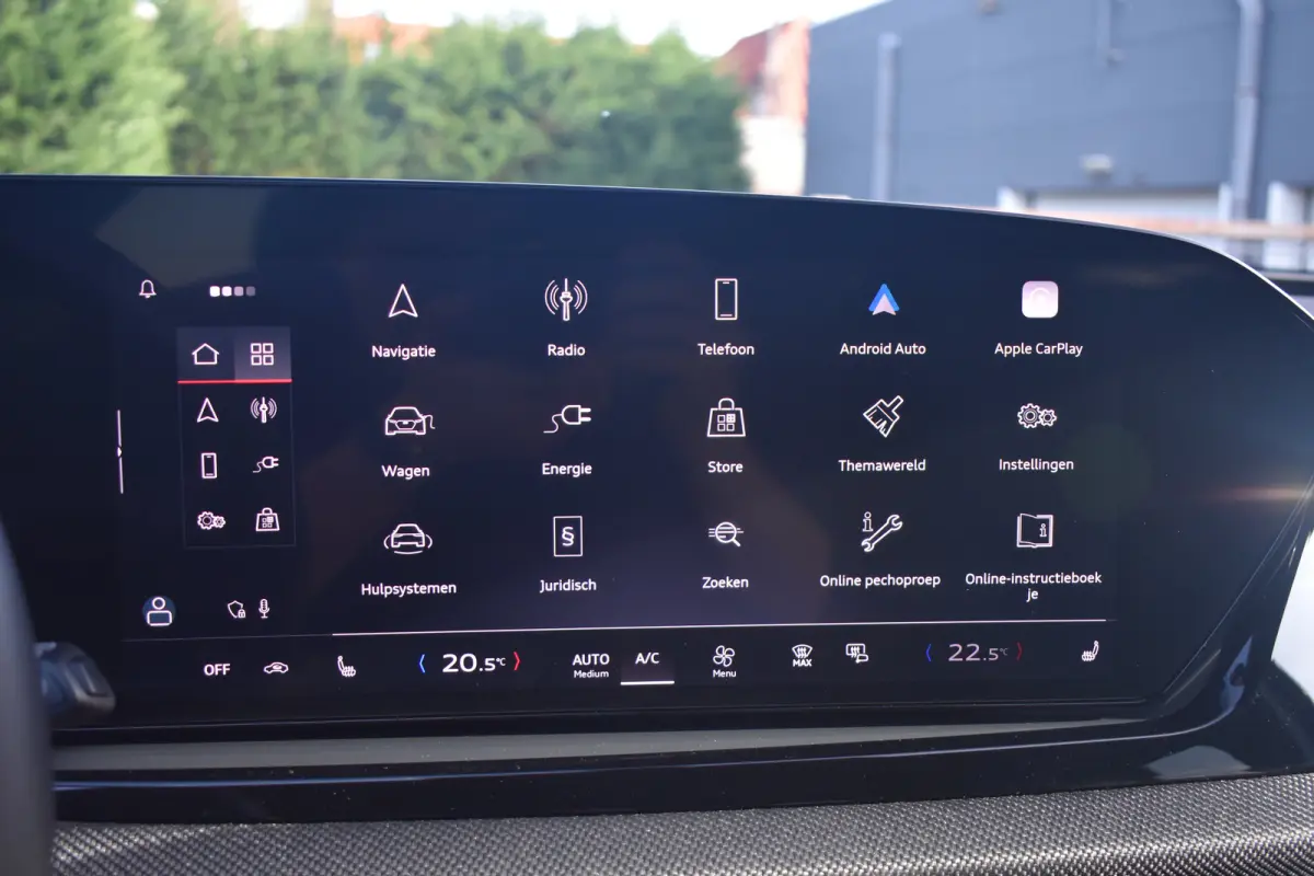 Avant 2.0 quattro Advanced edition | ACC | Voorstoelen verwarmd | 19 inch velgen | Achteruitrijcamera | Trekhaak wegklapbaar | Apple Carplay & Android Auto