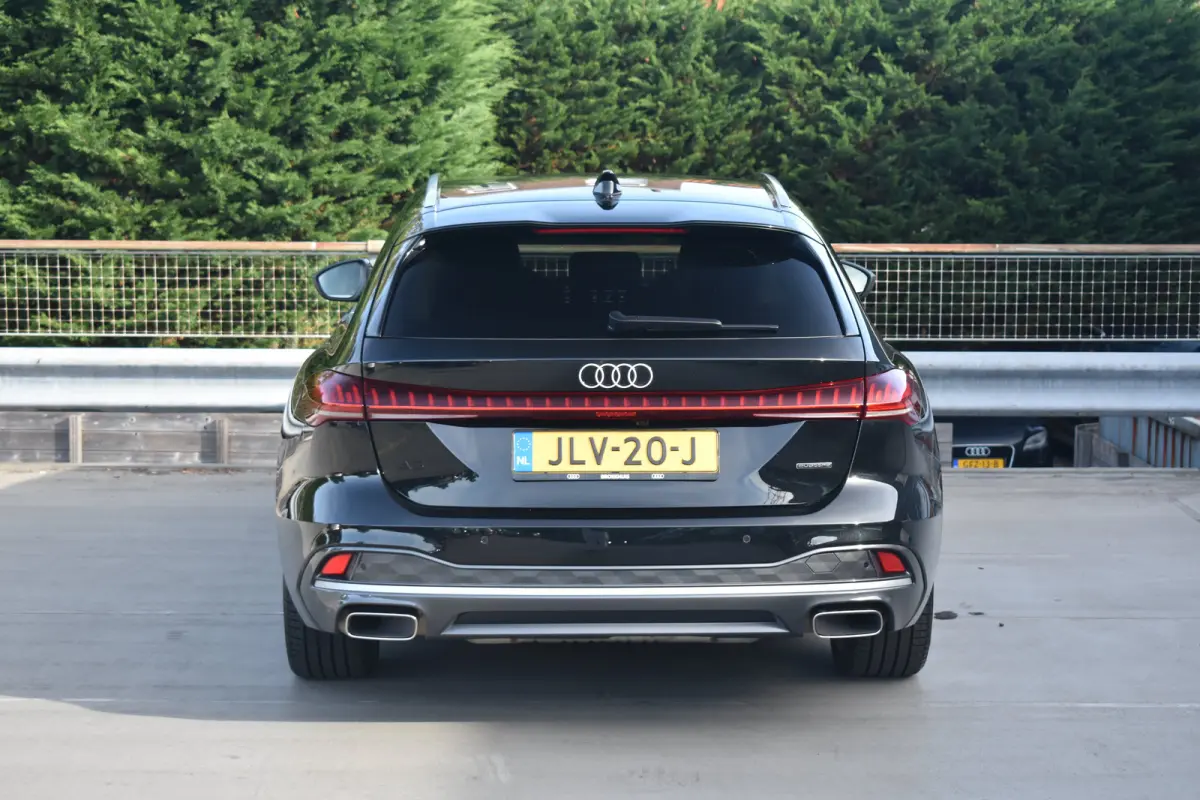 Avant 2.0 quattro Advanced edition | ACC | Voorstoelen verwarmd | 19 inch velgen | Achteruitrijcamera | Trekhaak wegklapbaar | Apple Carplay & Android Auto