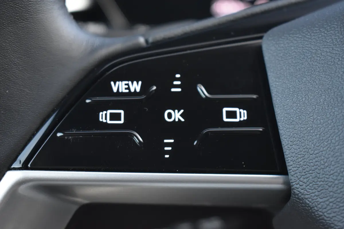 Avant 2.0 quattro Advanced edition | ACC | Voorstoelen verwarmd | 19 inch velgen | Achteruitrijcamera | Trekhaak wegklapbaar | Apple Carplay & Android Auto