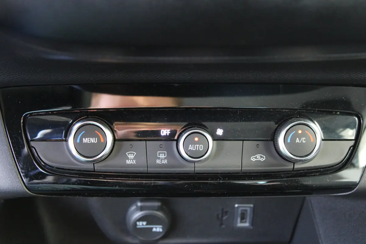 Electric Edition 50 kWh | Achteruitrijcamera | Dodehoek-detectie | Apple carplay & Android auto |